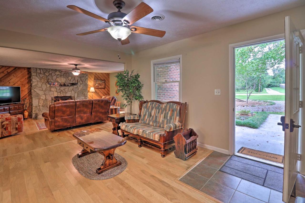 Hendersonville Home With Fire Pit 5 Mi To Downtown! Exterior photo