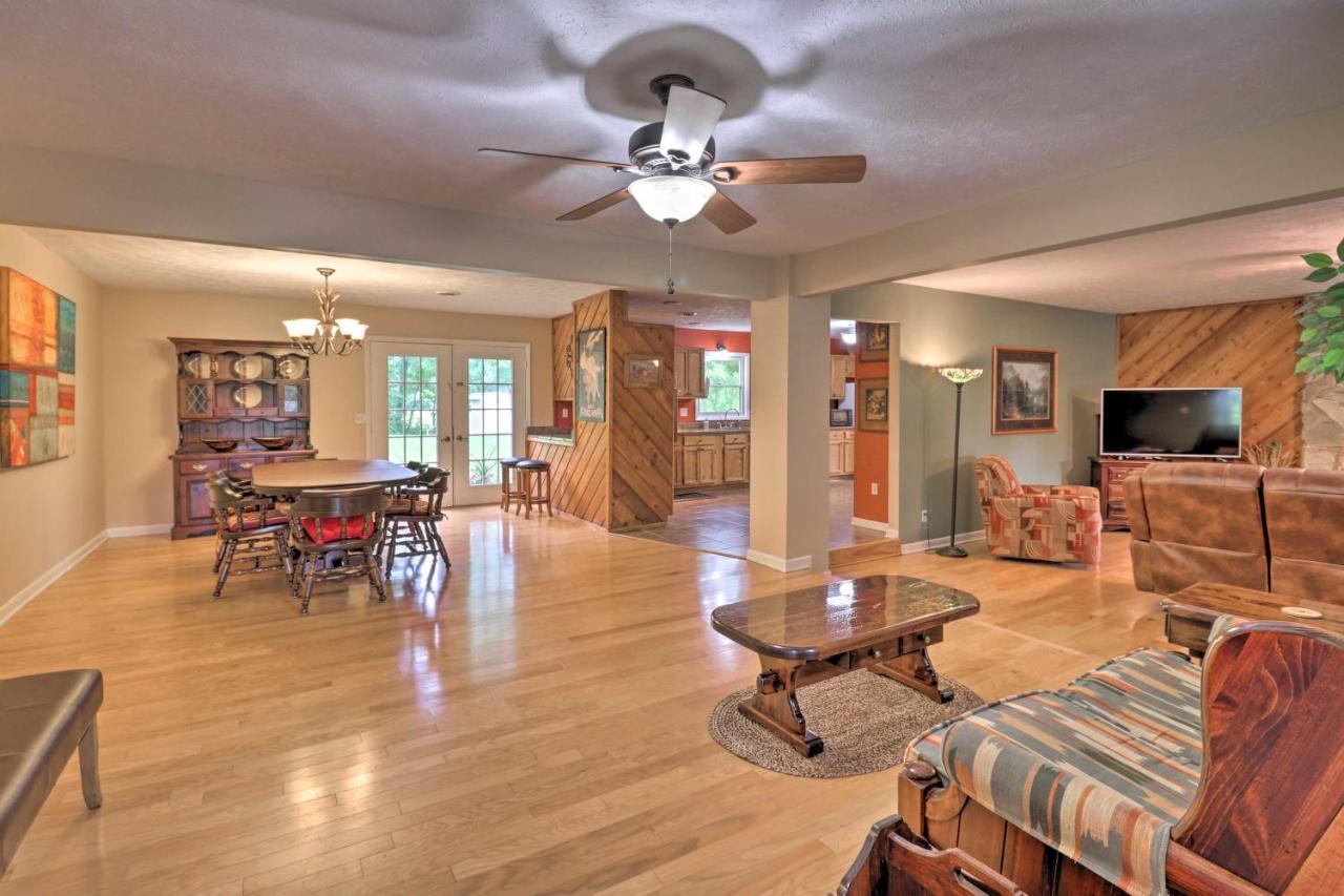 Hendersonville Home With Fire Pit 5 Mi To Downtown! Exterior photo