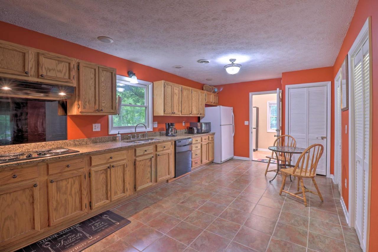 Hendersonville Home With Fire Pit 5 Mi To Downtown! Exterior photo