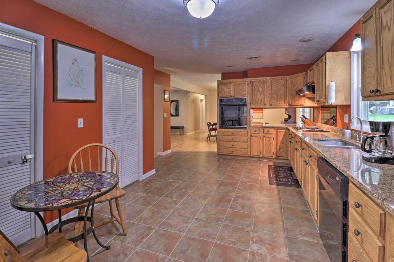 Hendersonville Home With Fire Pit 5 Mi To Downtown! Exterior photo