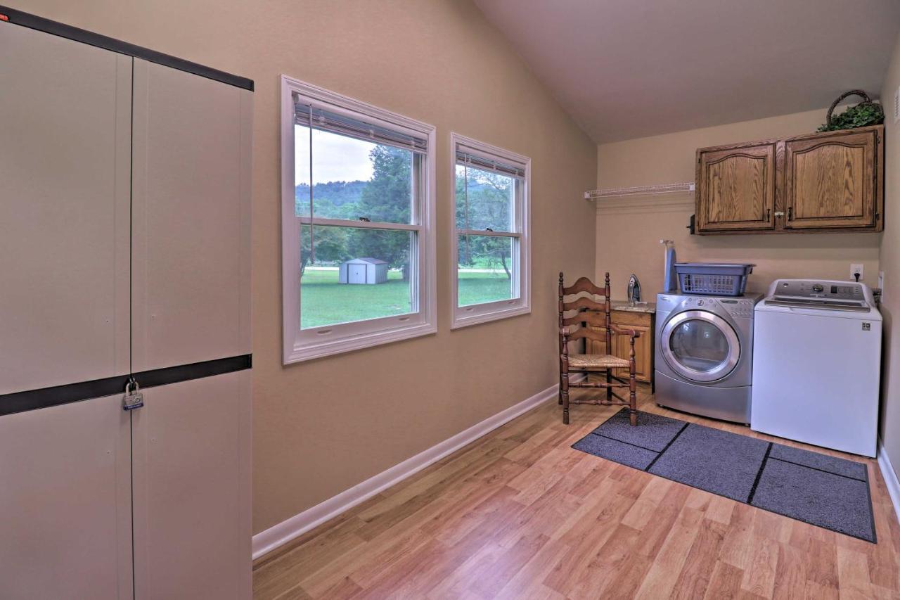 Hendersonville Home With Fire Pit 5 Mi To Downtown! Exterior photo